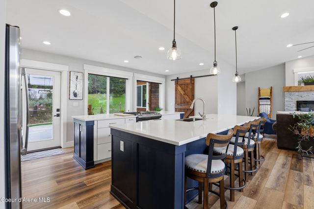 944 N Balcony DR, Coeur D'alene, ID 83814