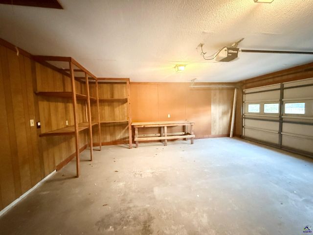 102 Williamsburg Avenue, Warner Robins, GA 31088