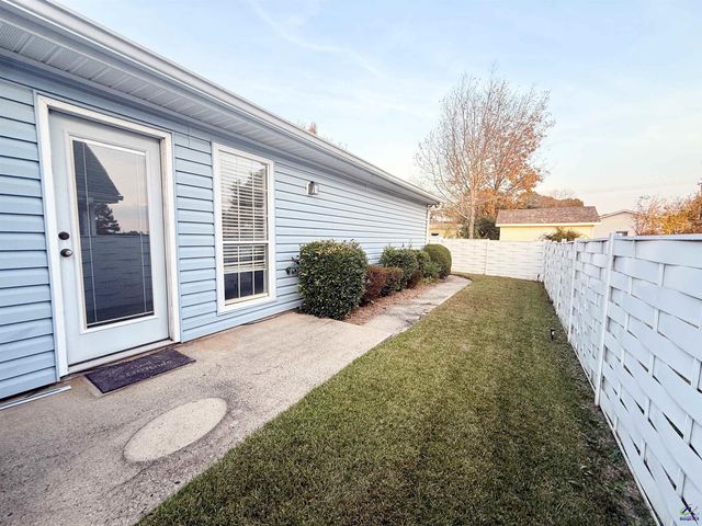 102 Williamsburg Avenue, Warner Robins, GA 31088