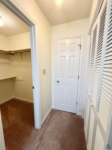 102 Williamsburg Avenue, Warner Robins, GA 31088