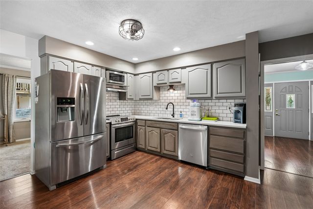 3206 SW 28th Street, Des Moines, IA 50321
