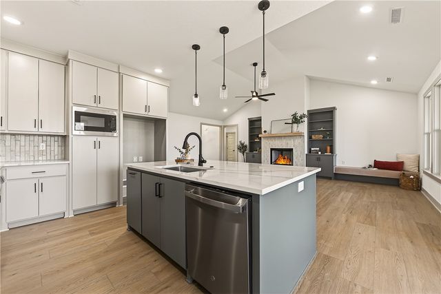 240 Kinross Drive, Bella Vista, AR 72715