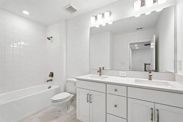 8221 SEAFLOWER PARKWAY, Bradenton, FL 34210