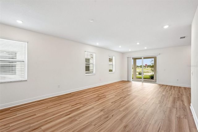 8221 SEAFLOWER PARKWAY, Bradenton, FL 34210