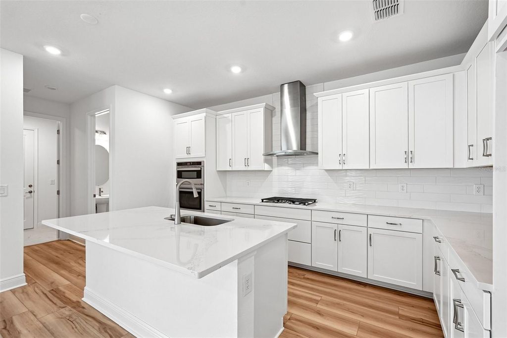 8221 SEAFLOWER PARKWAY, BRADENTON, FL 34210 — photo 4