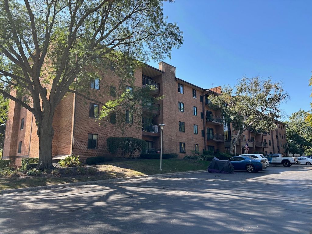 709 79th Street 403, Darien, IL 60561