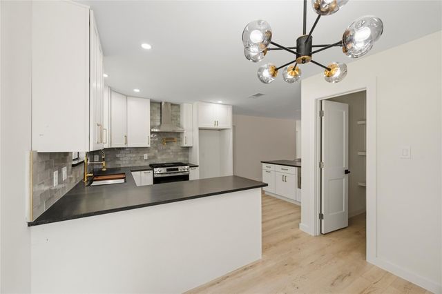 5322 Briarbend Drive, Houston, TX 77096