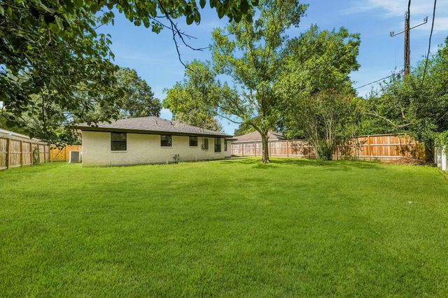 5322 Briarbend Drive, Houston, TX 77096