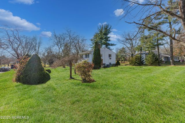 150 Cloverdale Circle, Tinton Falls, NJ 07724