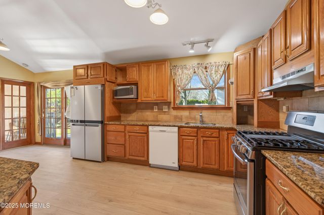 150 Cloverdale Circle, Tinton Falls, NJ 07724