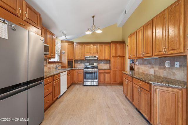 150 Cloverdale Circle, Tinton Falls, NJ 07724