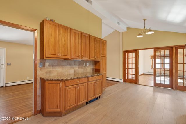 150 Cloverdale Circle, Tinton Falls, NJ 07724