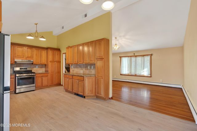 150 Cloverdale Circle, Tinton Falls, NJ 07724