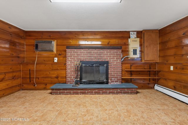 150 Cloverdale Circle, Tinton Falls, NJ 07724