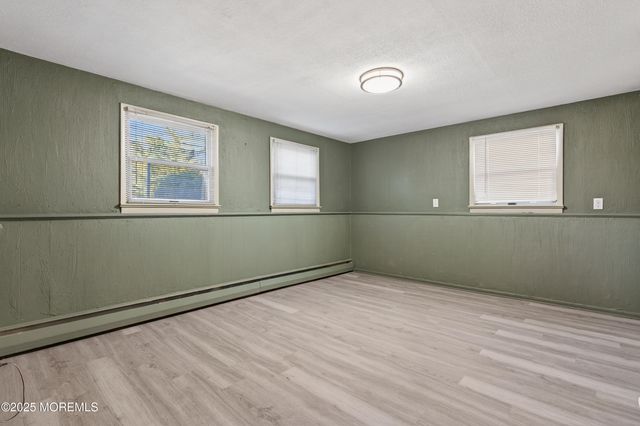 150 Cloverdale Circle, Tinton Falls, NJ 07724