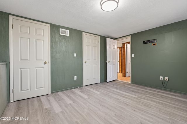 150 Cloverdale Circle, Tinton Falls, NJ 07724