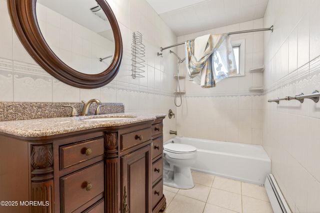 150 Cloverdale Circle, Tinton Falls, NJ 07724