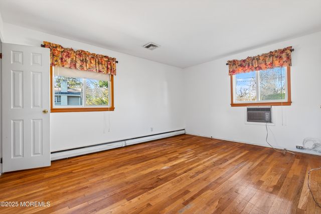 150 Cloverdale Circle, Tinton Falls, NJ 07724