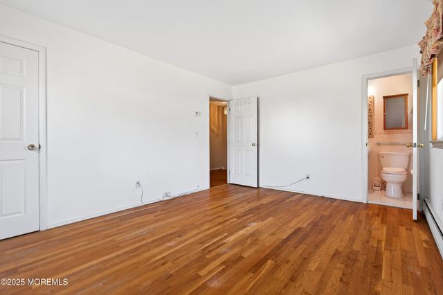 150 Cloverdale Circle, Tinton Falls, NJ 07724