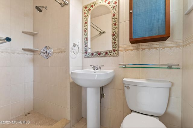 150 Cloverdale Circle, Tinton Falls, NJ 07724