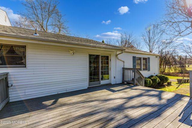 150 Cloverdale Circle, Tinton Falls, NJ 07724