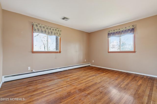 150 Cloverdale Circle, Tinton Falls, NJ 07724