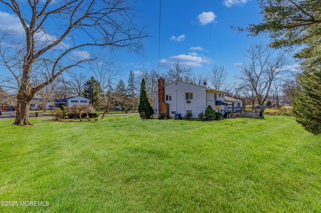 150 Cloverdale Circle, Tinton Falls, NJ 07724