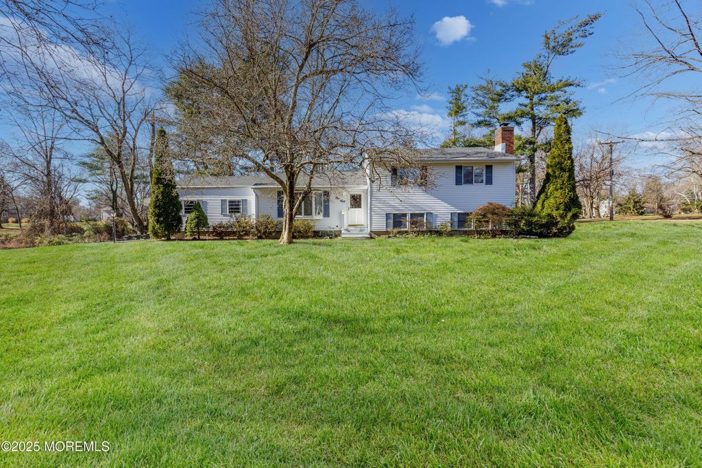 150 Cloverdale Circle, Tinton Falls, NJ 07724