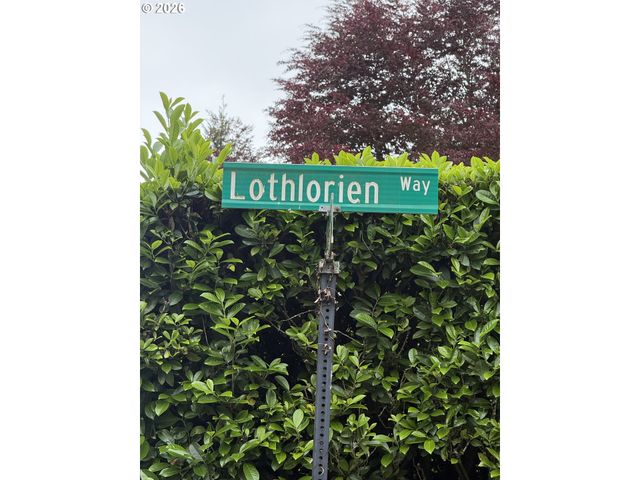 1 Lothlorien, Lake Oswego, OR 97034