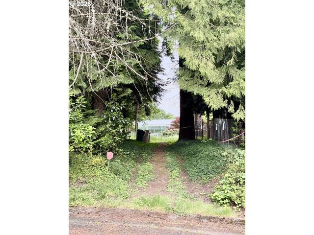 1 Lothlorien, Lake Oswego, OR 97034