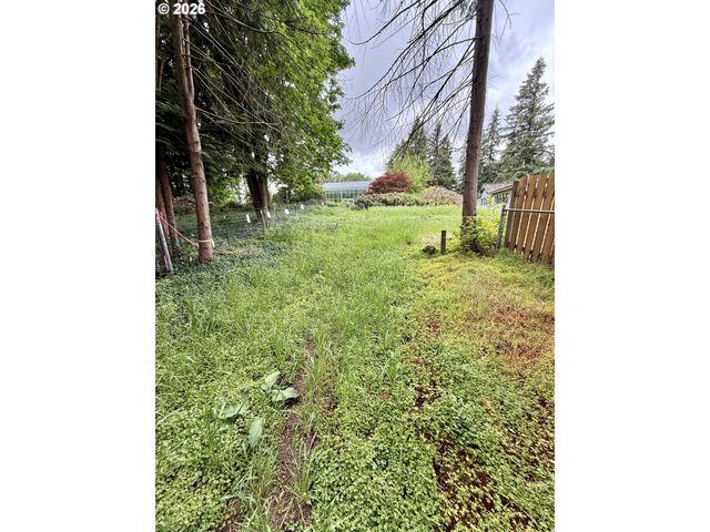 1 Lothlorien, Lake Oswego, OR 97034