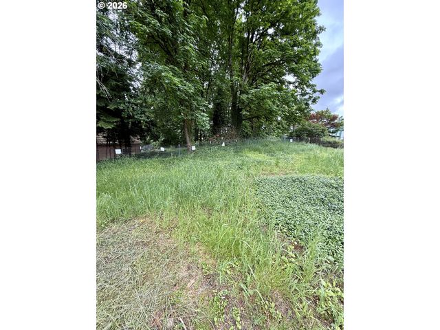 1 Lothlorien, Lake Oswego, OR 97034