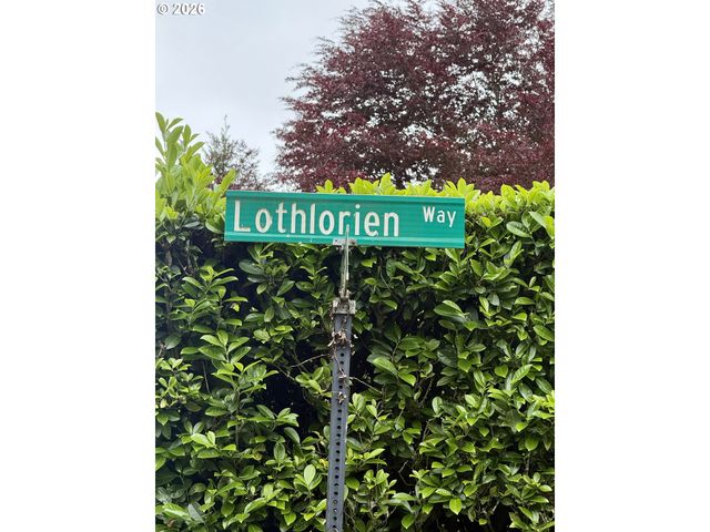 1 Lothlorien, Lake Oswego, OR 97034