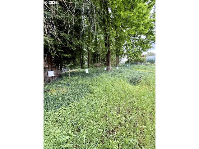 1 Lothlorien, Lake Oswego, OR 97034