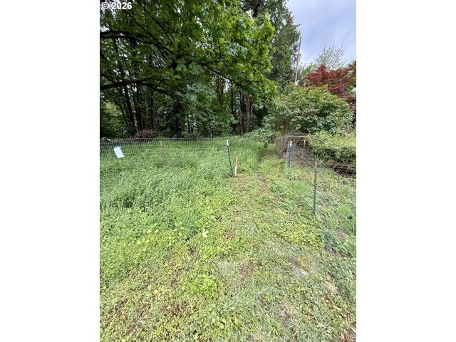 1 Lothlorien, Lake Oswego, OR 97034