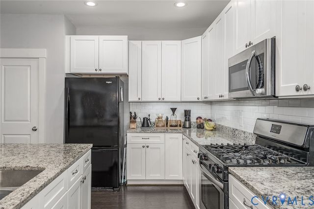 11038 Kings Pond Dr, Providence Forge, VA 23140