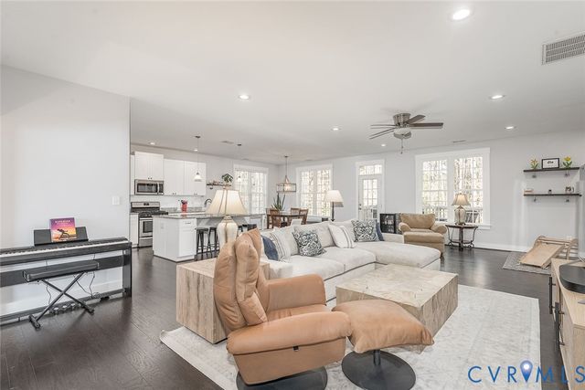 11038 Kings Pond Dr, Providence Forge, VA 23140