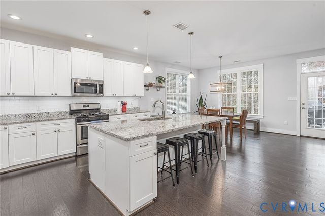 11038 Kings Pond Dr, Providence Forge, VA 23140