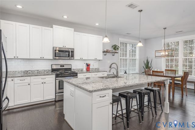 11038 Kings Pond Dr, Providence Forge, VA 23140