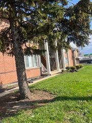 7831 roberts Road 4, Bridgeview, IL 60455