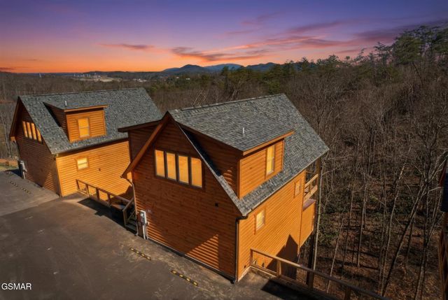 939 Pine Valley Way, Sevierville, TN 37862