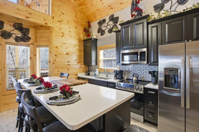 939 Pine Valley Way, Sevierville, TN 37862