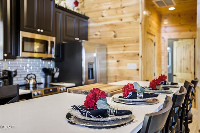 939 Pine Valley Way, Sevierville, TN 37862