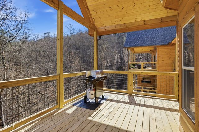 939 Pine Valley Way, Sevierville, TN 37862