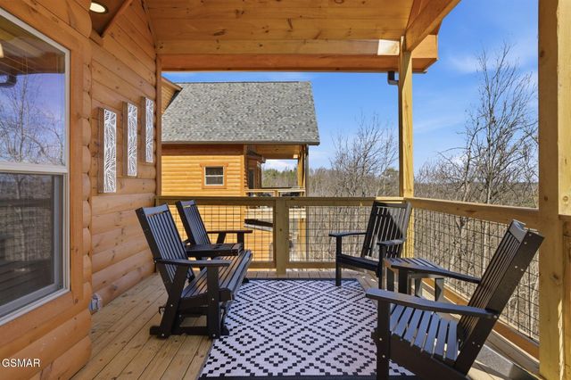 939 Pine Valley Way, Sevierville, TN 37862