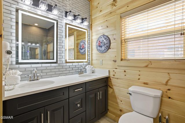 939 Pine Valley Way, Sevierville, TN 37862