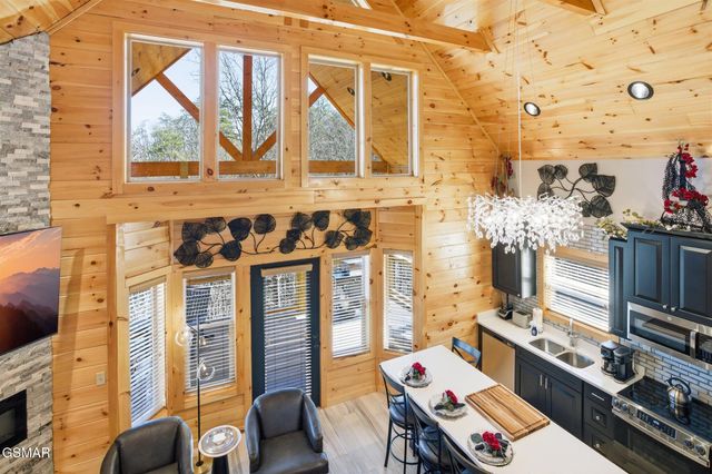 939 Pine Valley Way, Sevierville, TN 37862