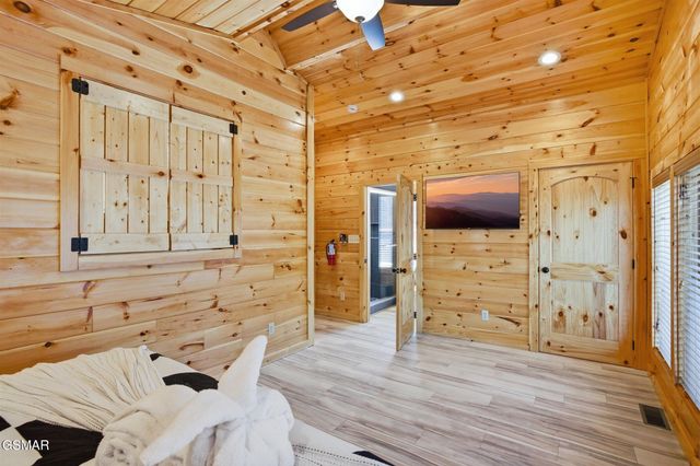 939 Pine Valley Way, Sevierville, TN 37862