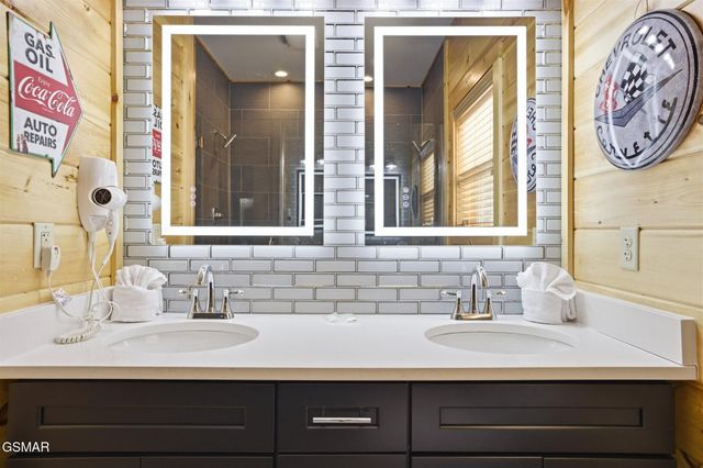 939 Pine Valley Way, Sevierville, TN 37862