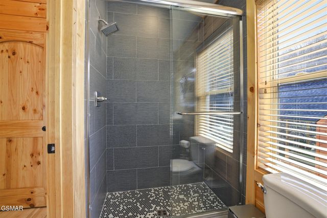 939 Pine Valley Way, Sevierville, TN 37862